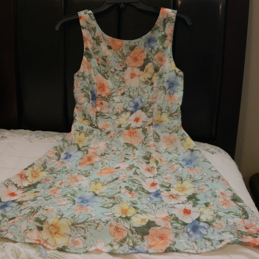 Flower print dress.